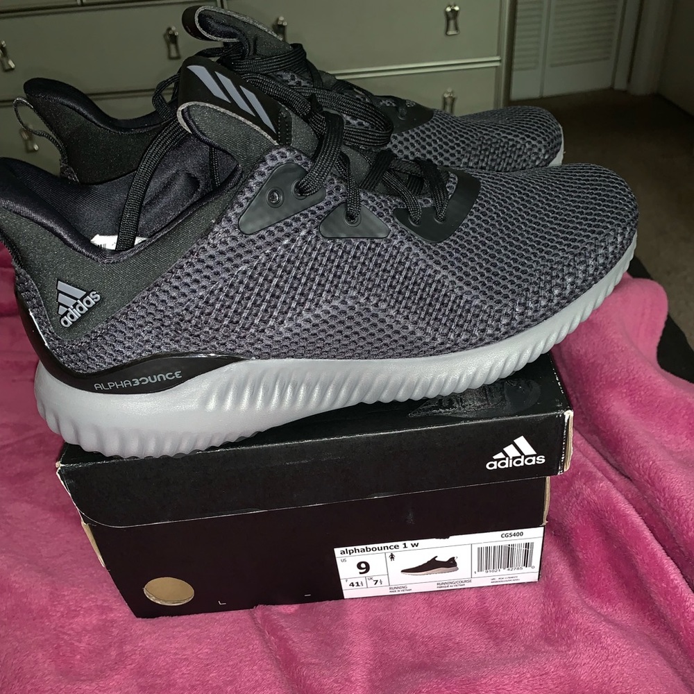 Adidas alpha bounce size 9 running shoes